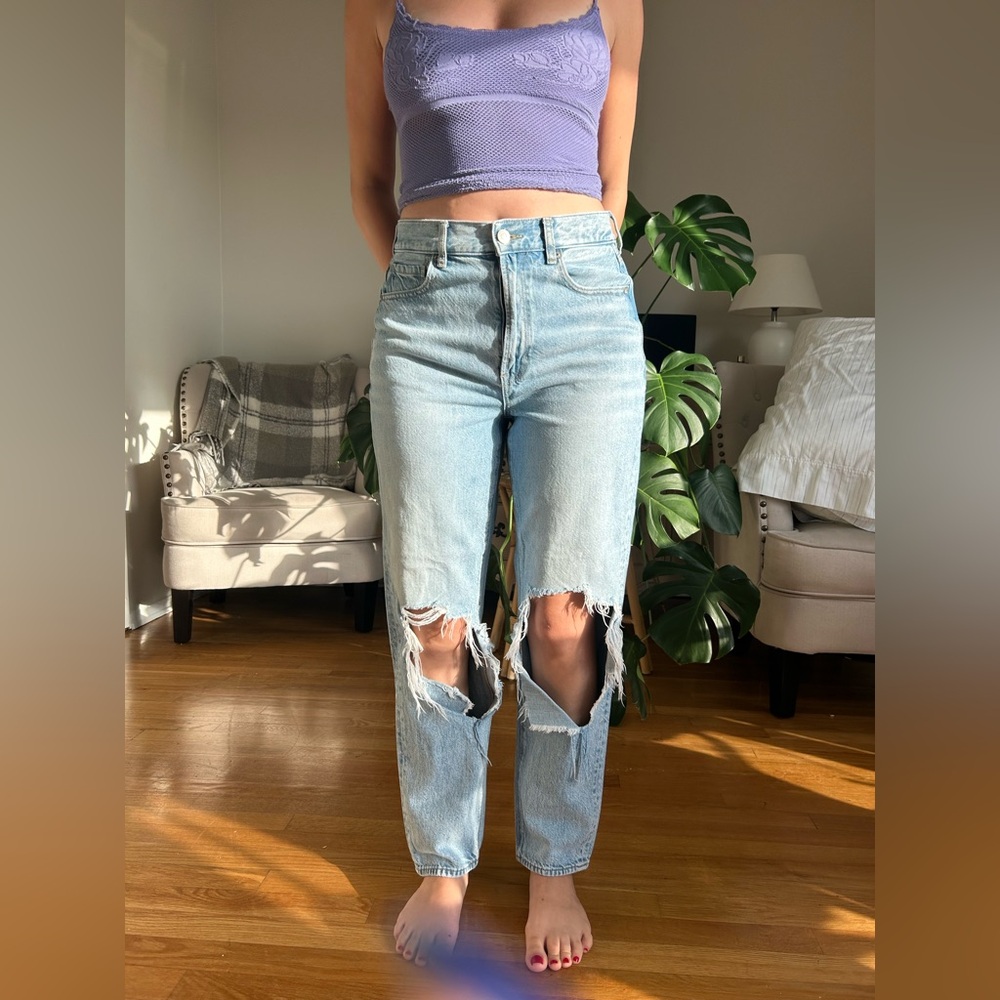 American Eagle Light Blue Distressed Women's Jeans